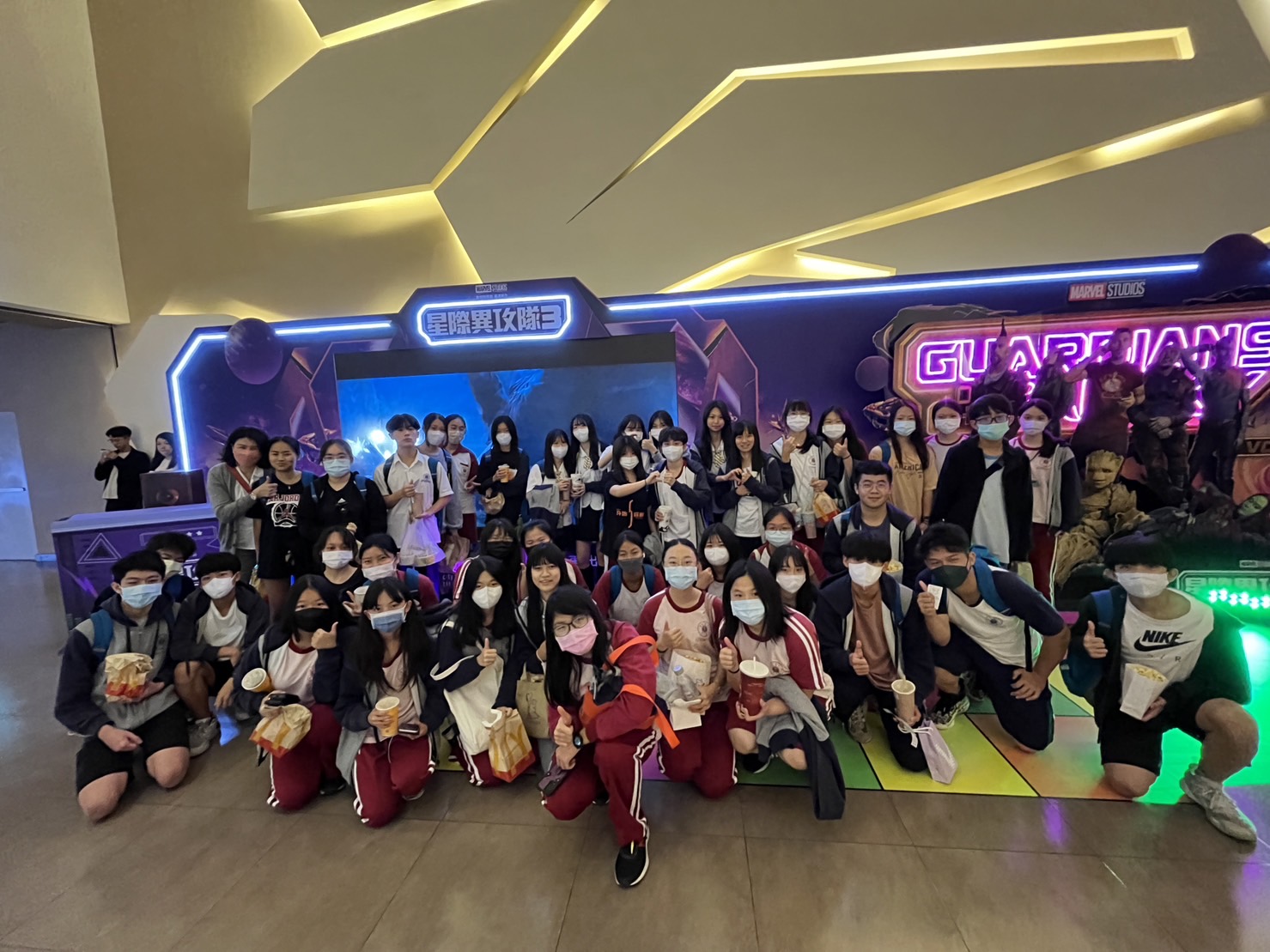 111學年度下學期第一次成績達標獎勵電影活動