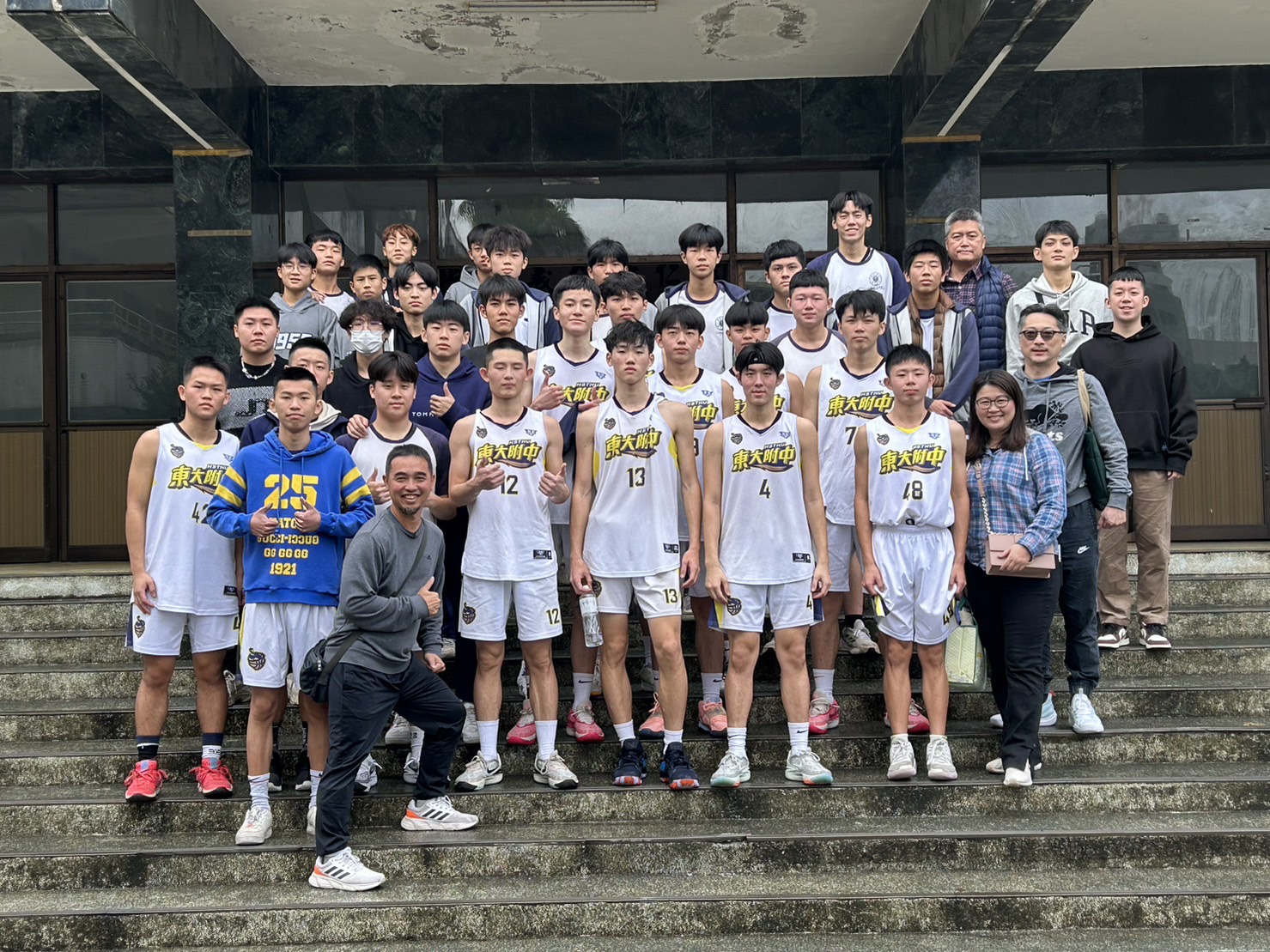 本校高中部男子籃球校隊前進全國南區複賽