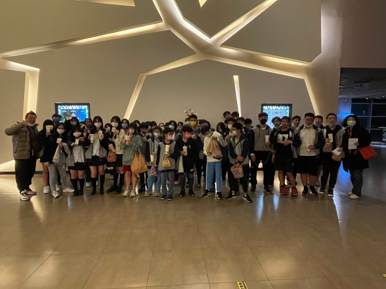 110學年度上學期第二次成績達標獎勵電影活動