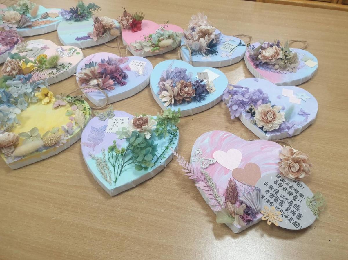 多元選修-114.10.21 人間煙火講座【文學裡的浪漫暗號-花藝畫布】