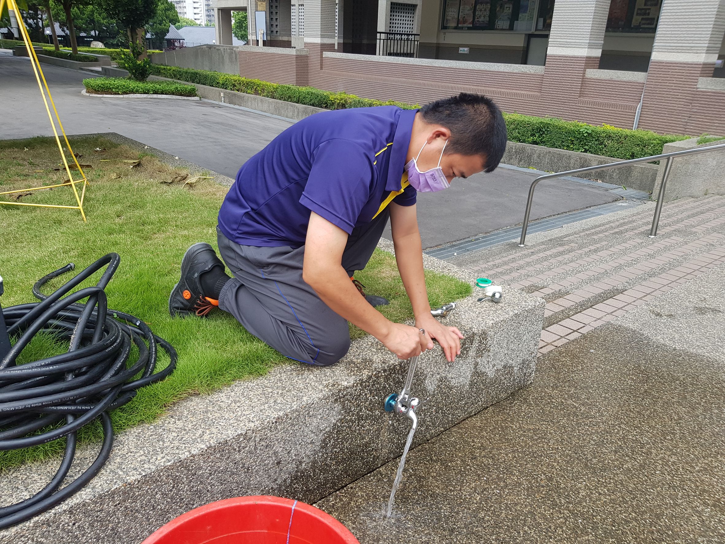 圖書館前水龍頭更換！