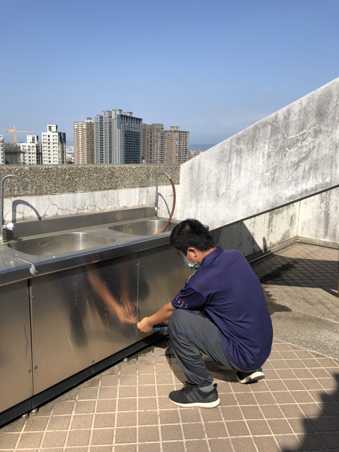 生物地科教室外洗手台維修