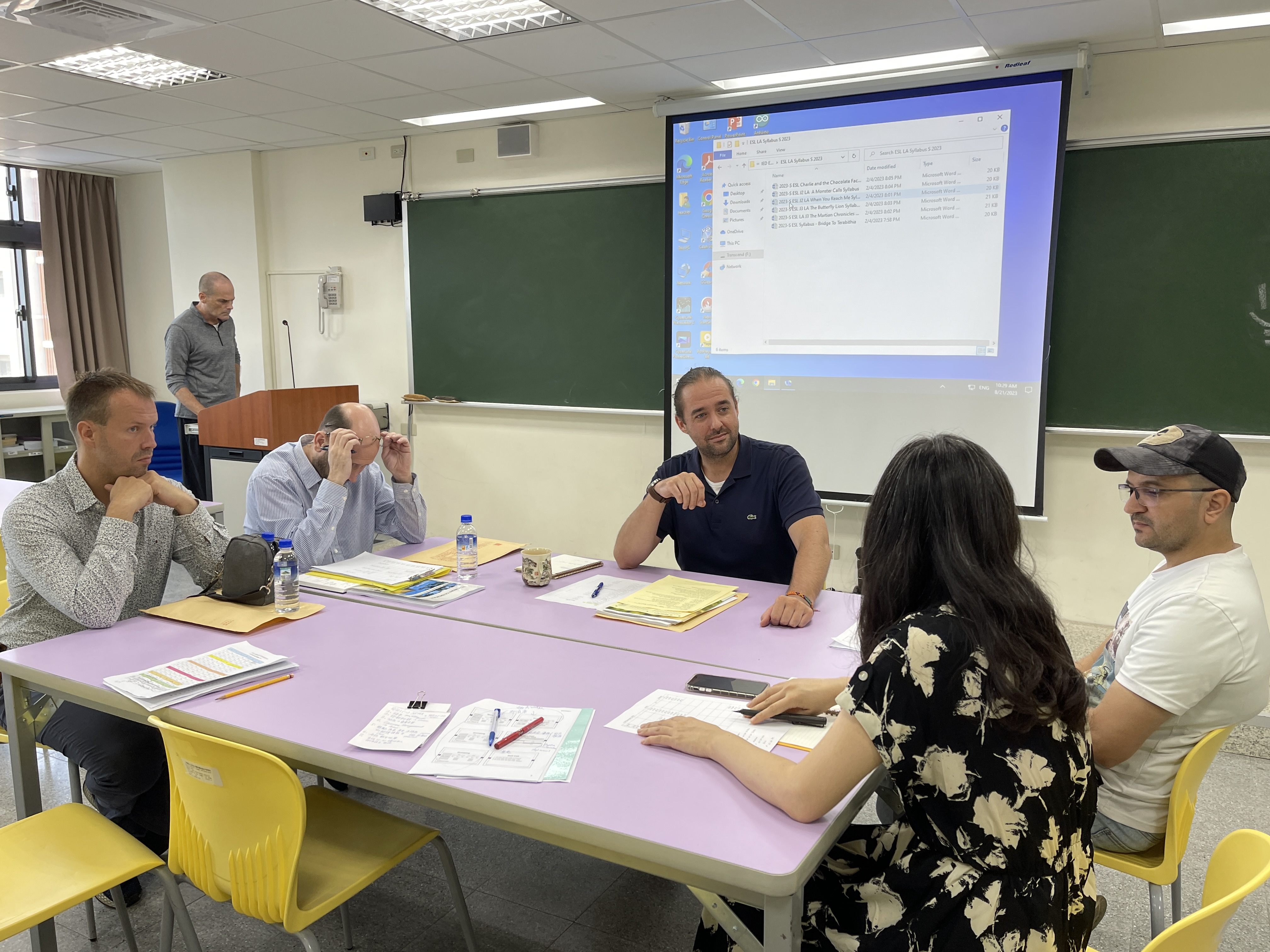 教師團隊聚焦創新：國際教育處外籍教師開學準備日會議啟動