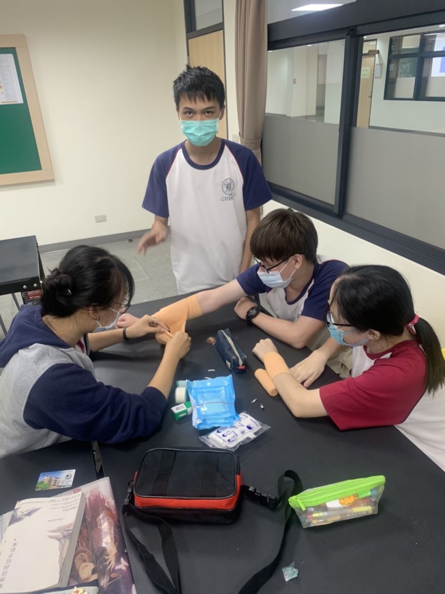 緊急醫療與救護 First Aid & EMT照片12