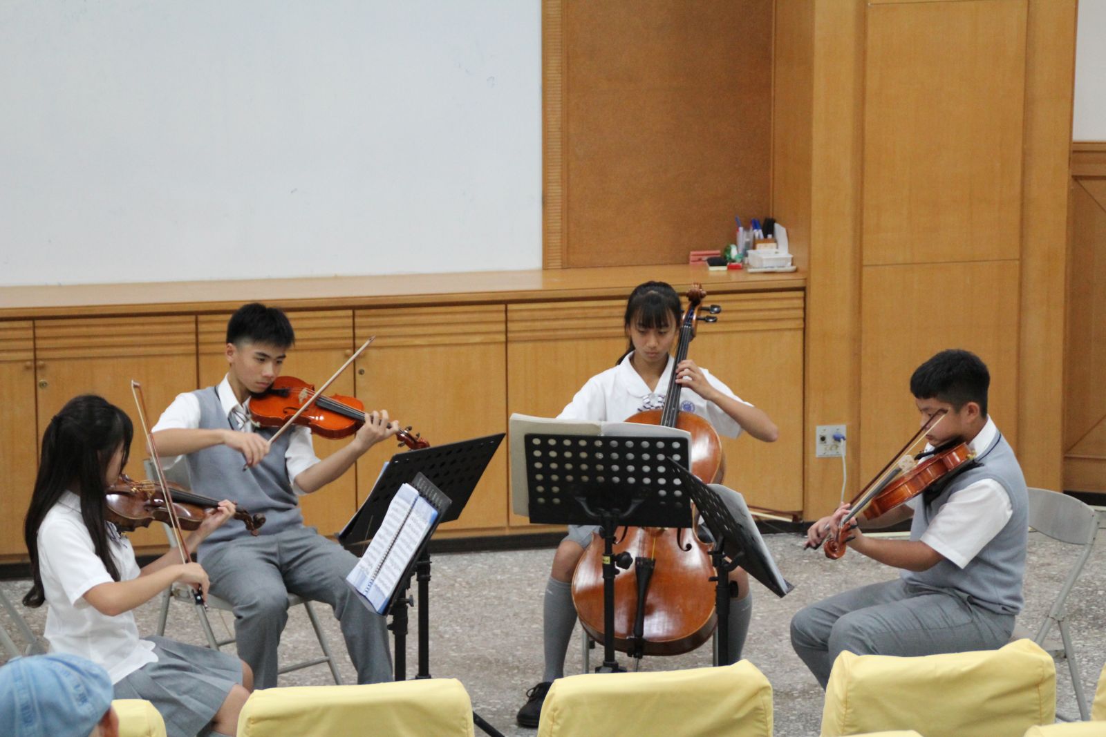 107学年度台中市学生音乐比赛弦乐合奏及弦乐四重奏荣获第一名
