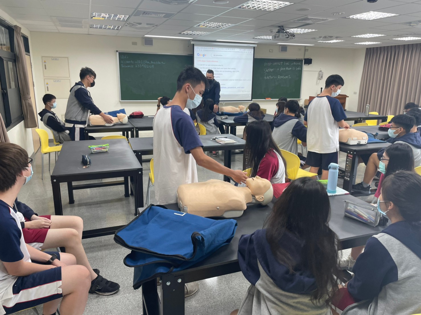 緊急醫療與救護 First Aid & EMT照片3