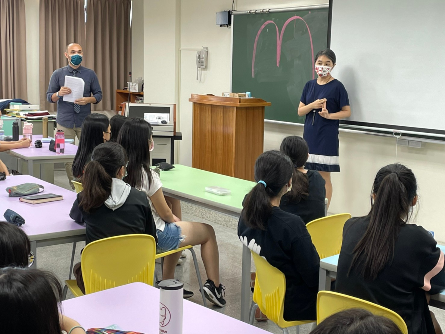外交小尖兵 Teen Diplomatic Envoys照片1